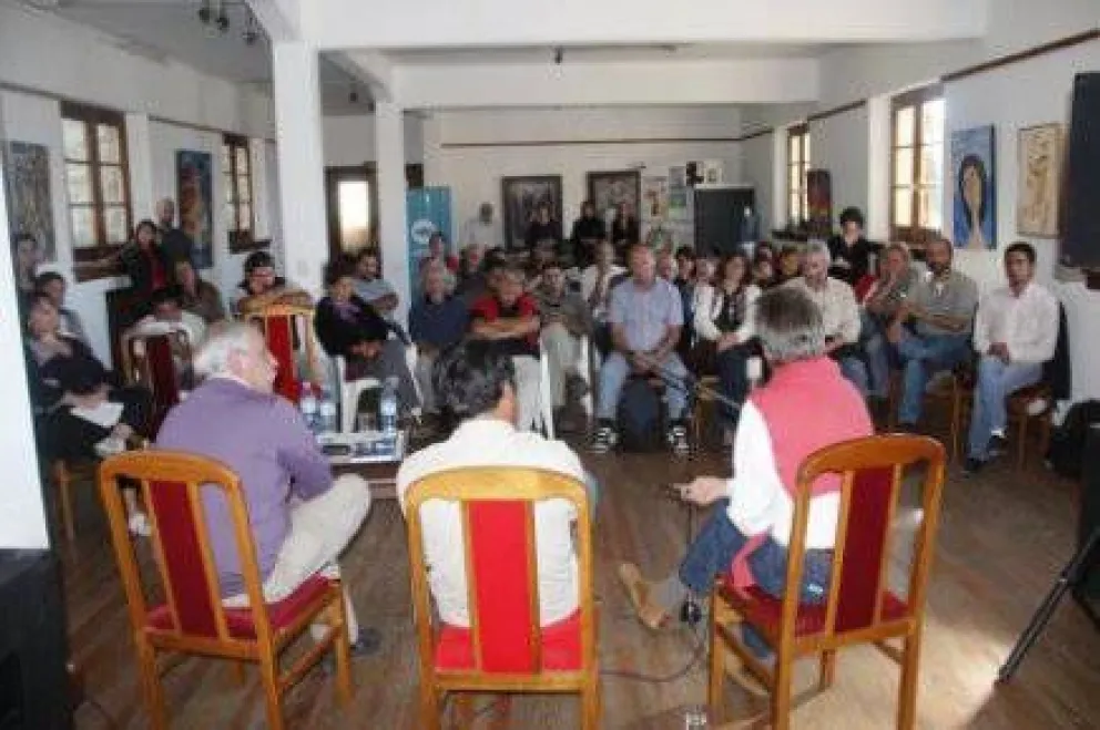 Se realizó jornada sobre "prensa y dictadura"
