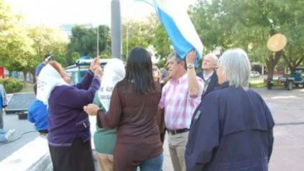 Peralta, por la consolidación de la democracia