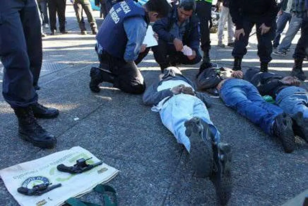 Detenidos con armas de fuego