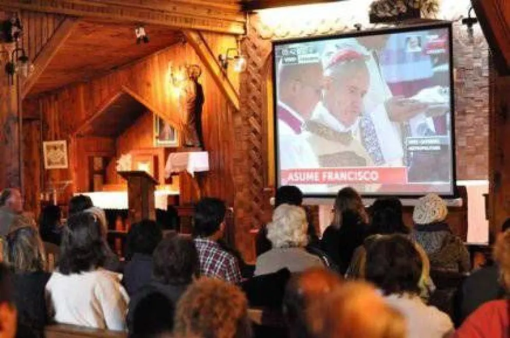 Católicos de Bariloche acompañaron asunción de Francisco