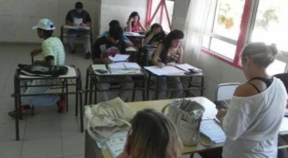 Comienza la escuela secundaria para jóvenes