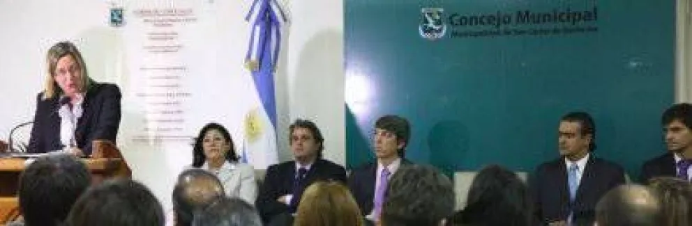 "El pueblo ya no firma cheques en blanco"