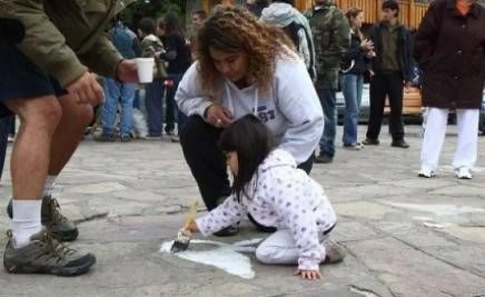 Ejecutivo niega intención de borrar pañuelos del Centro Cívico