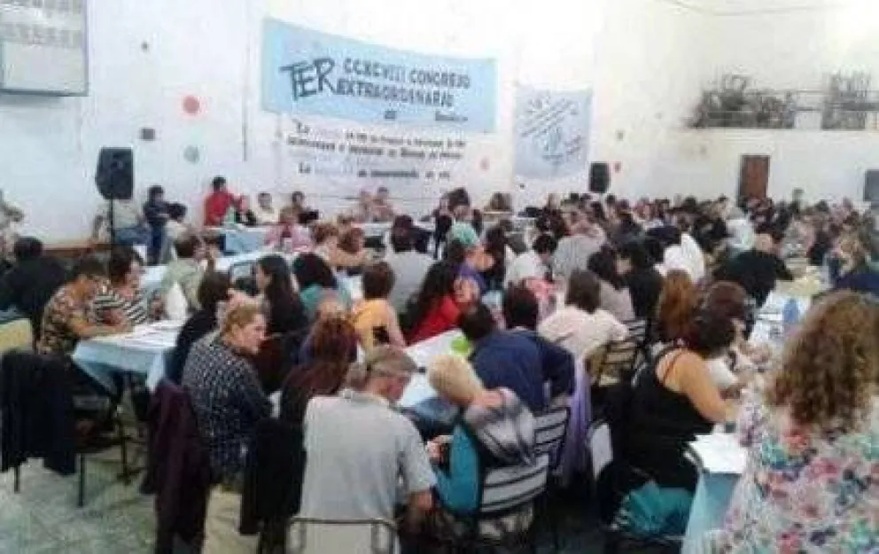 Docentes rechazaron acuerdo salarial pero no habrá paro