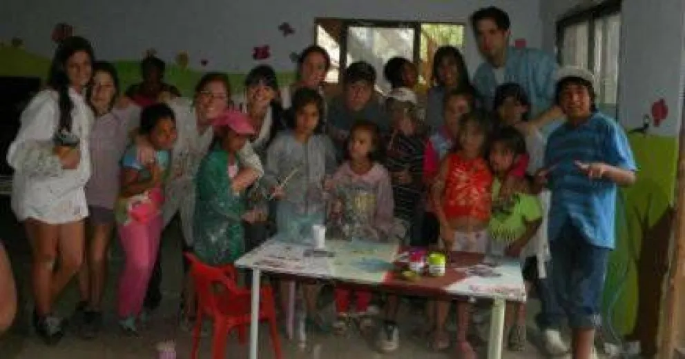 Niños del taller de arte de Nahuel Hue necesitan útiles 