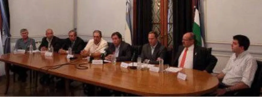 Anuncian incrementos salariales para el sector policial 