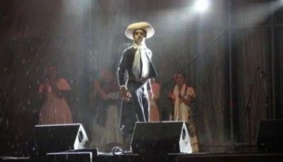 Noche de folclore en la apertura de la Fiesta Nacional de los Jardines