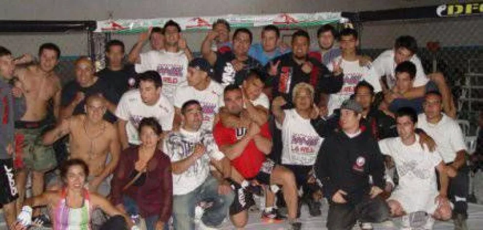 Barilochenses brillaron en competencia de artes marciales 