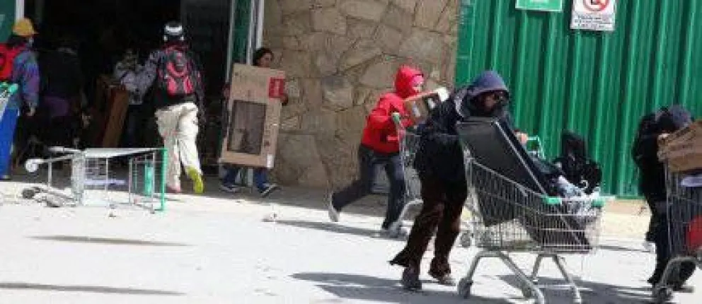 Exigen la liberación de detenidos por los saqueos 