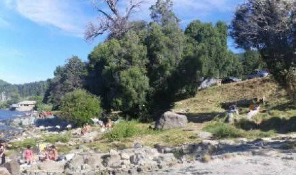 Junta Vecinal de Melipal acondiciona la playa del barrio