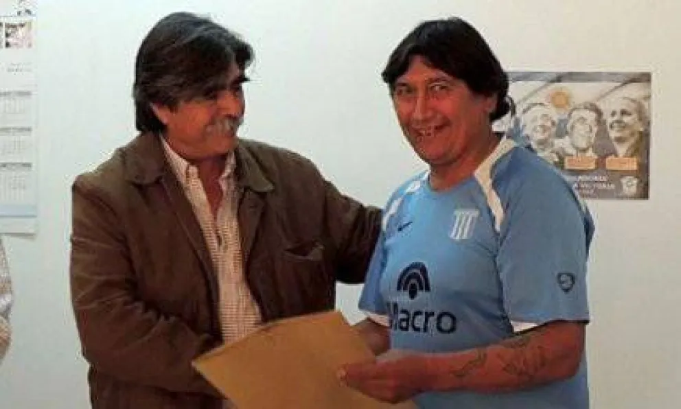 Paillalef entregó matrículas a cooperativas 