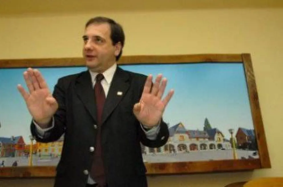Radicalismo insiste: Revocatoria es una "maniobra destituyente" 