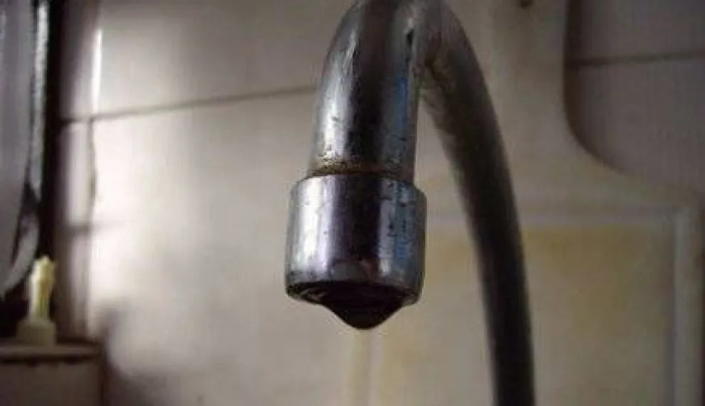 Advierten por alto consumo de agua en Bariloche