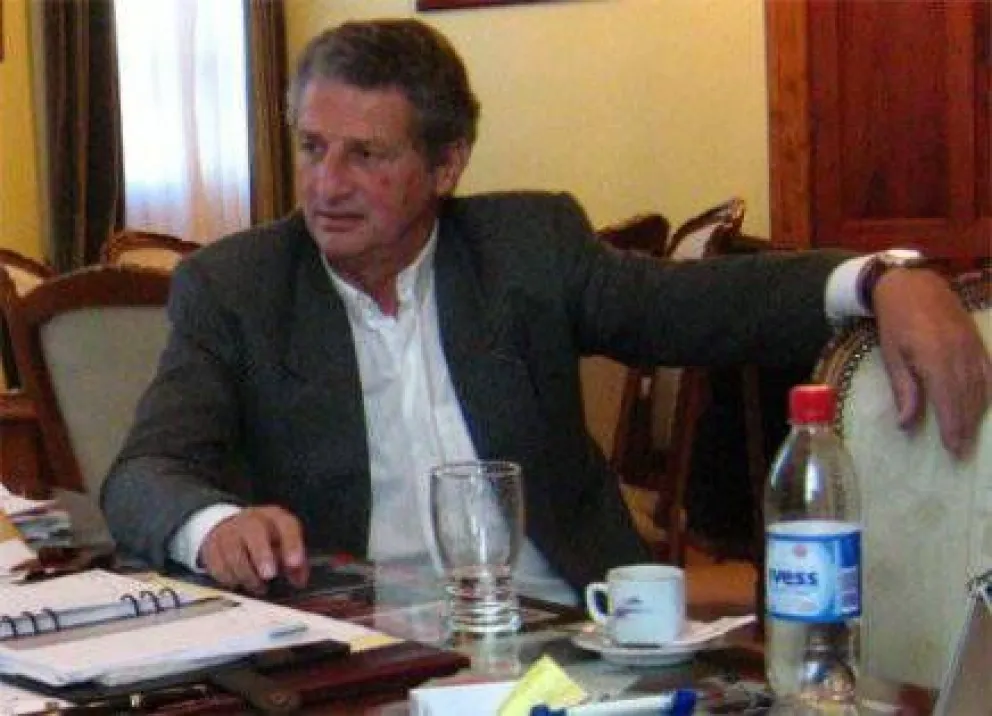 Massaccesi denunció que funcionarios "eluden" el impuesto a las ganancias 