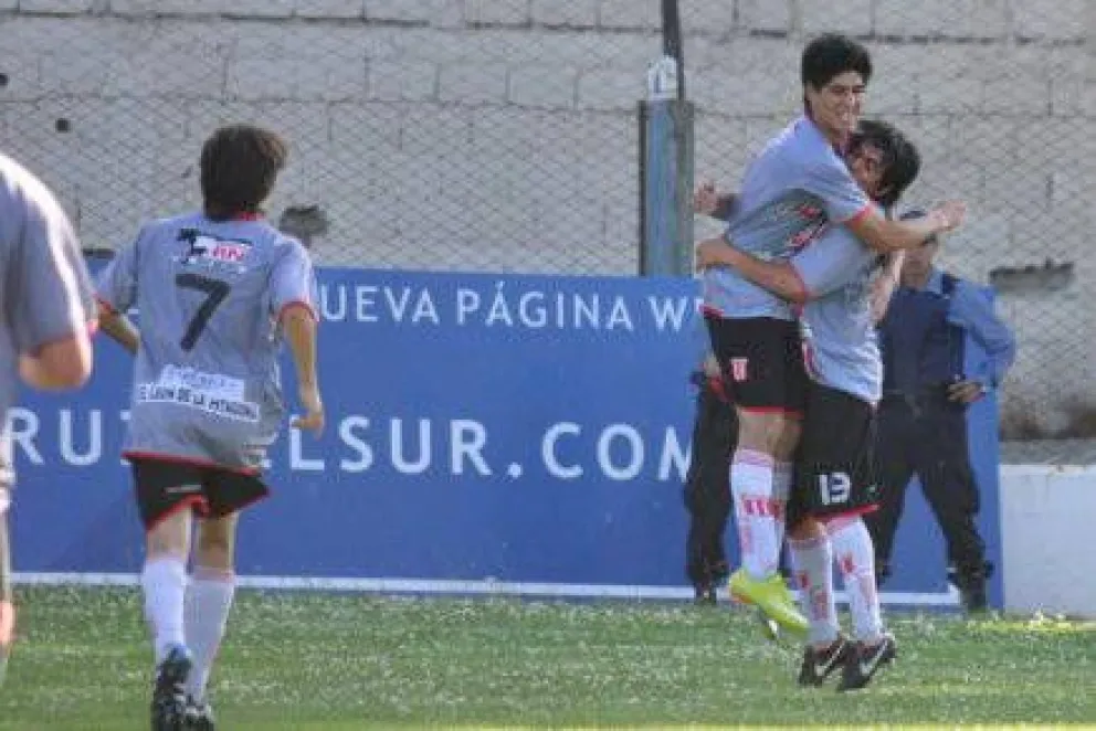 Estudiantes no perdona ni con calor