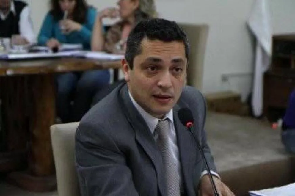 Sin apoyo partidario, Goye ofreció Hacienda a Darío Barriga