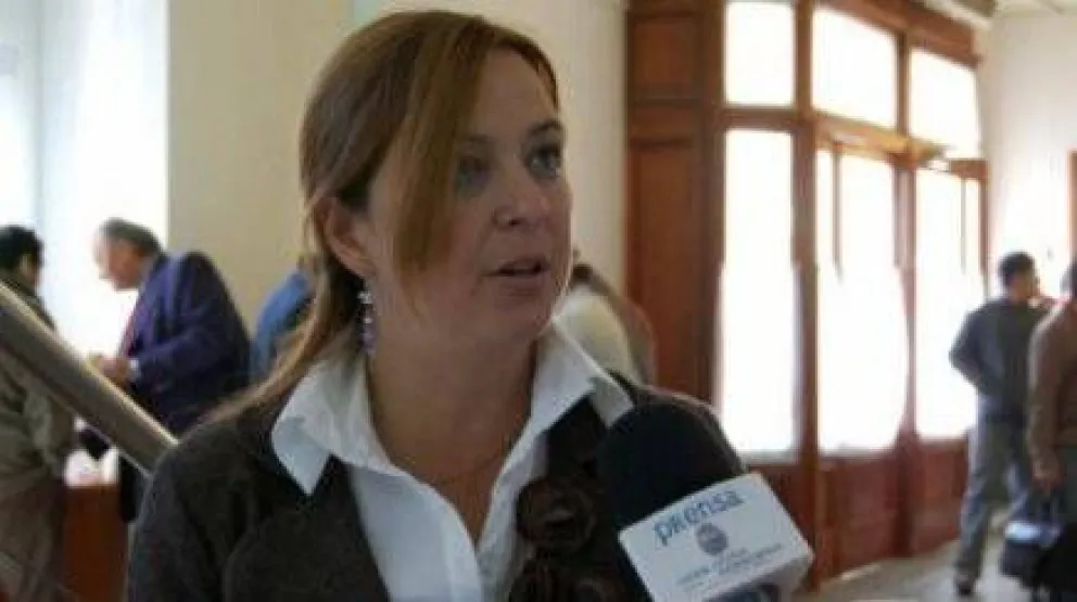 "La interna del FpV se está llevando puesta a la provincia"
