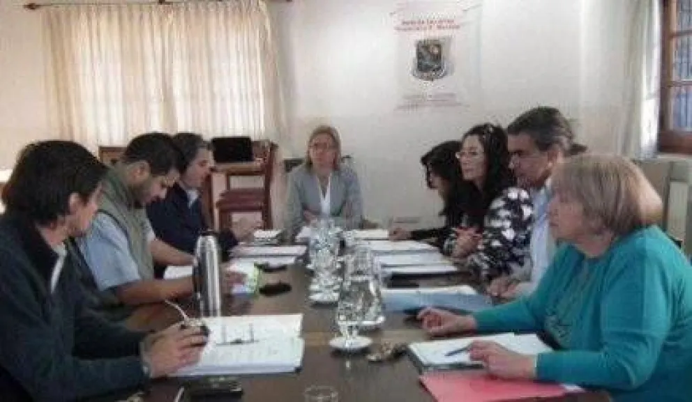 Concejales cuentan votos para impulsar revocatoria de mandato de Goye