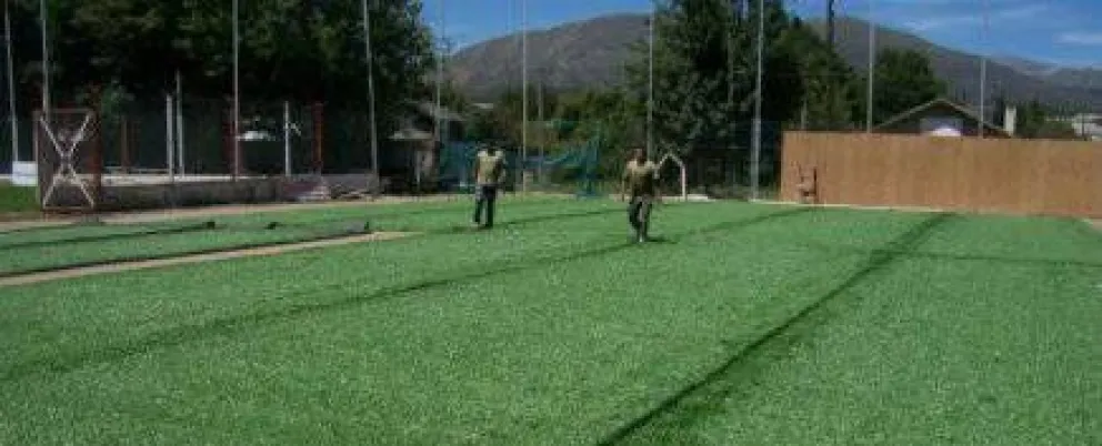 Estudiantes mejora sus instalaciones deportivas 