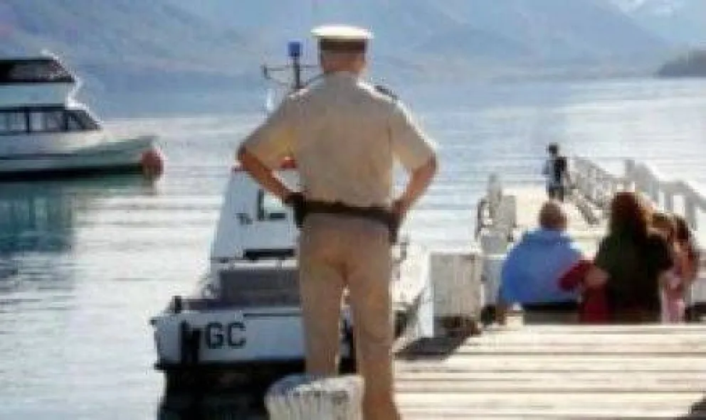Rescataron a cuatro turistas en el lago Nahuel Huapi 