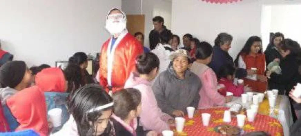 Papá Noel visitó el barrio 270 Viviendas 