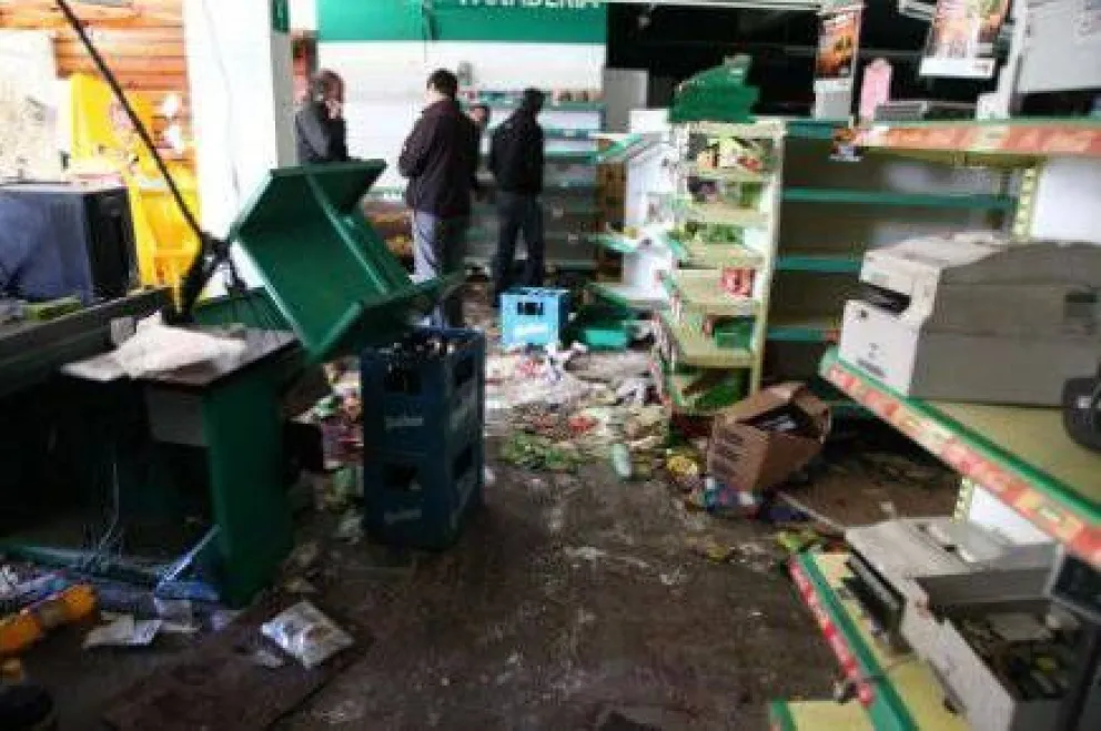 Continúan los allanamientos y secuestro de mercadería