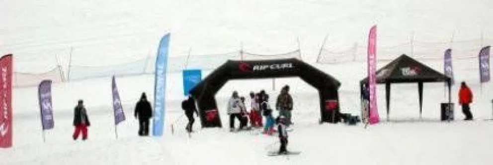 CAPSA y Rip Curl presentan competencia en la nieve