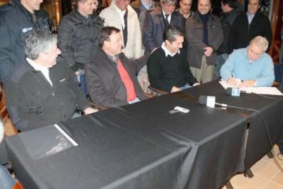 Weretilneck presidió la apertura de la temporada en Cerro Catedral