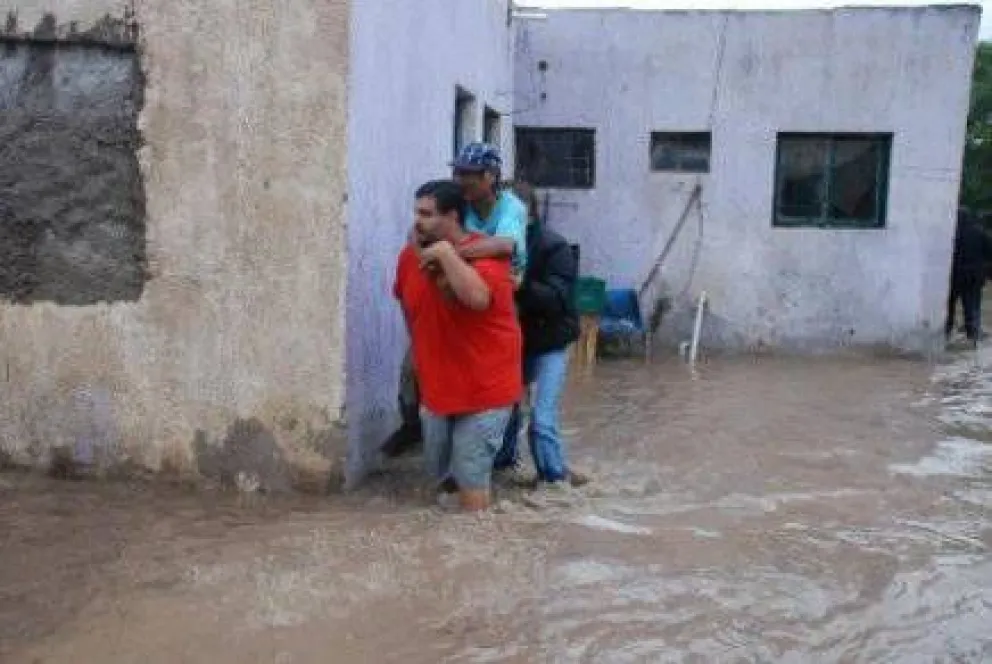 Tormenta provocó dos muertos y anegamientos