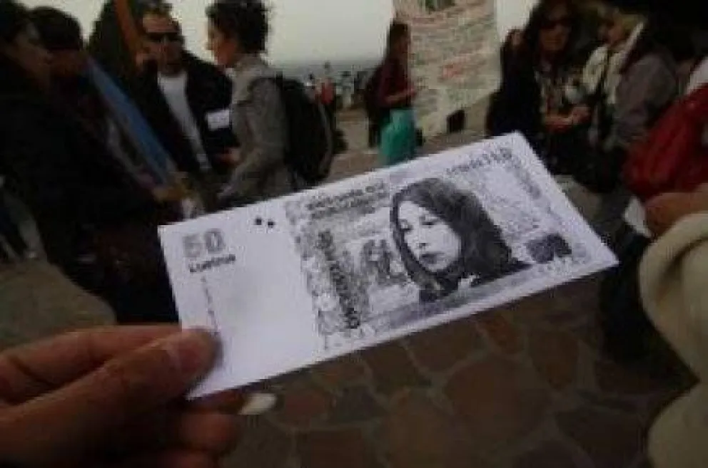 "&iexcl;No nos paga nadie!"