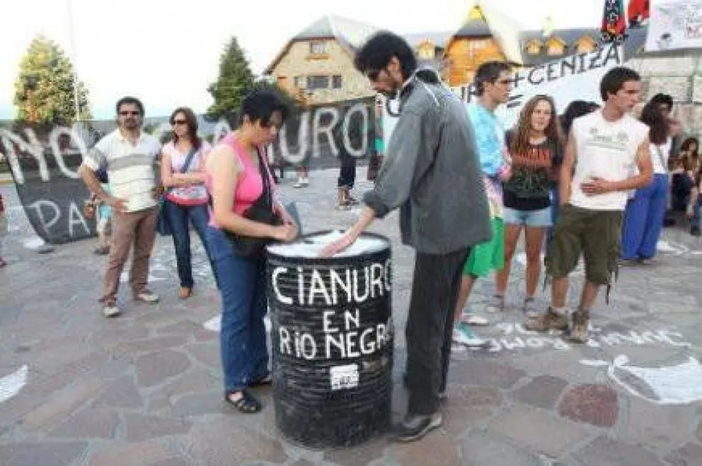 Legislatura derogó la Ley que prohibía el uso de cianuro y la minería a cielo abierto