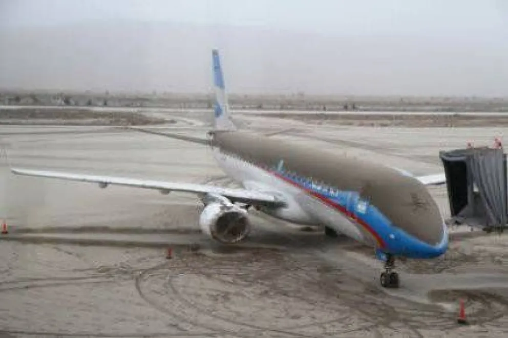 Suspenden hasta el domingo los vuelos a Bariloche