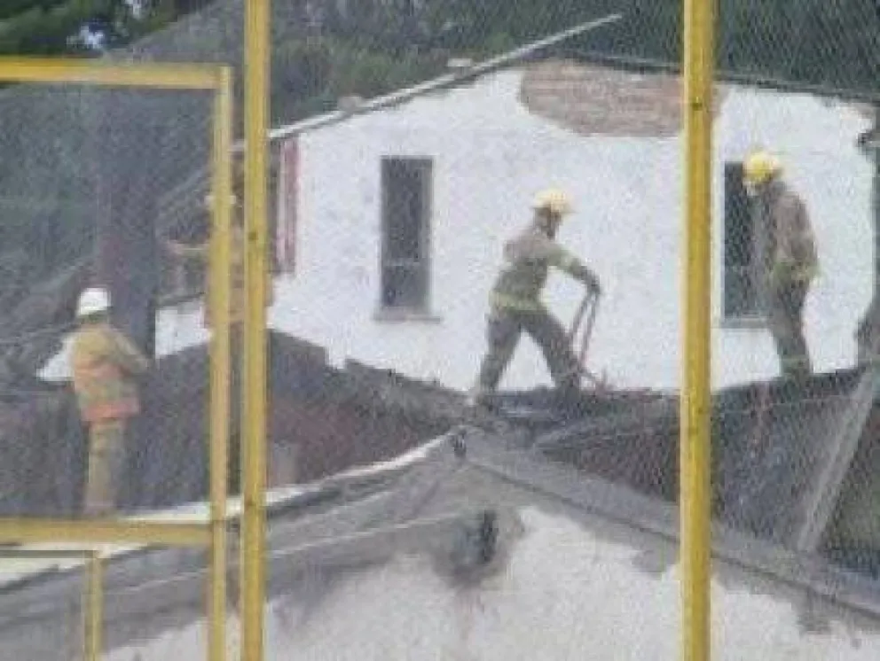 Incendio parcial en el Hotel Altamira del Lago
