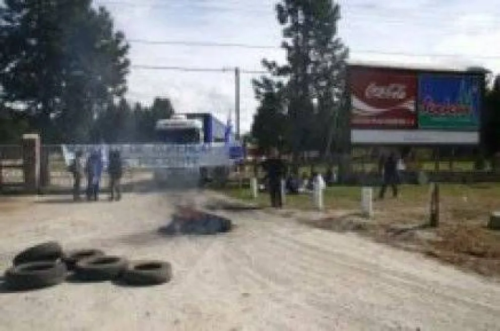 Protesta en Puelche impidió la salida de camiones repartidores