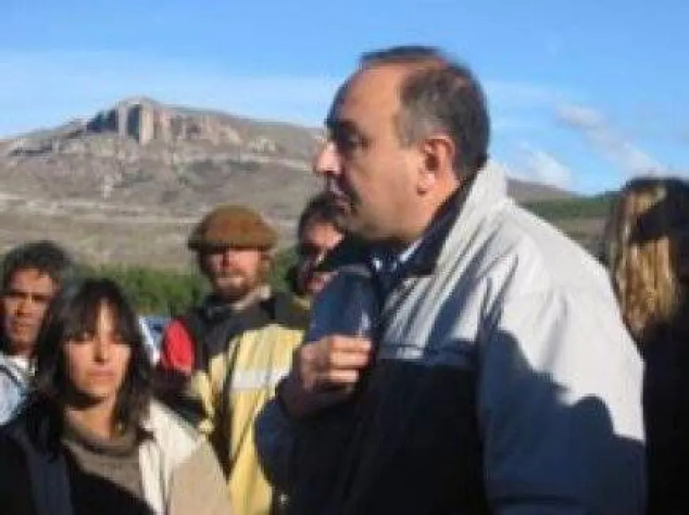 Prometen resolver contaminación petrolera en &Ntilde;irihuau