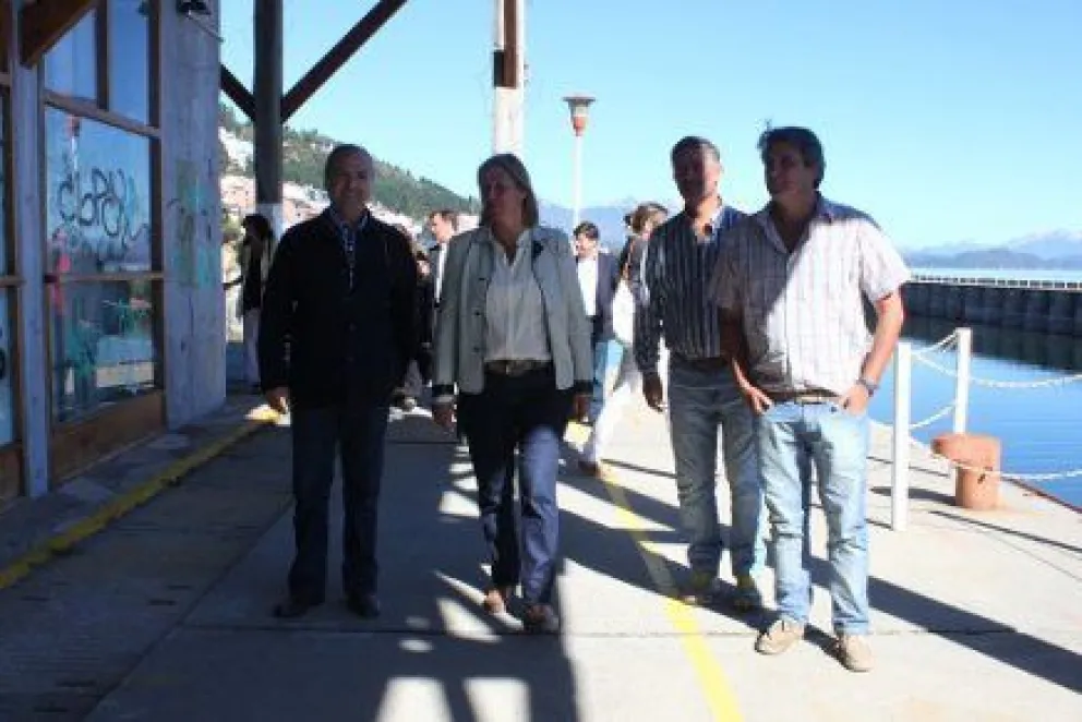 Todavía no tiene fecha el desalojo del Puerto San Carlos