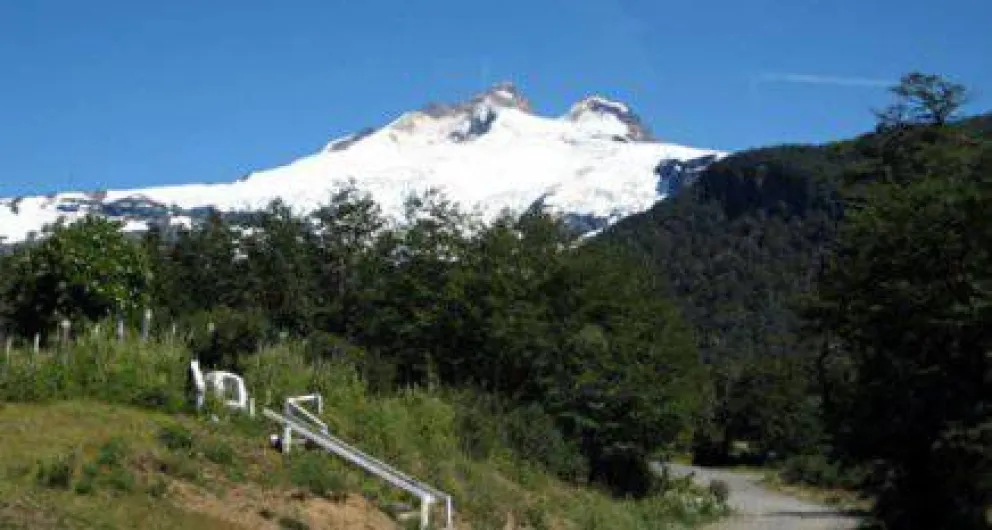 Casilla vial de Parques Nacionales destruida por un incendio