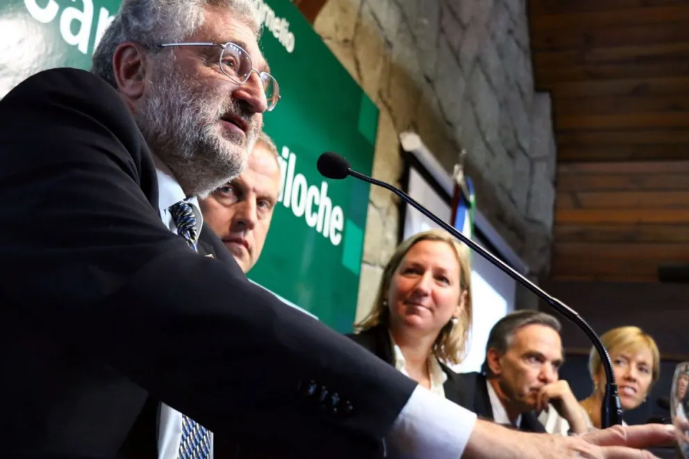 Se firmaron los convenios para el nuevo Colegio