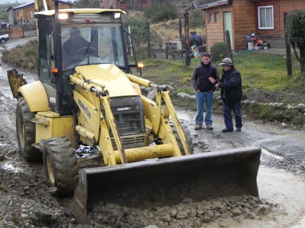 Máquinas de la Municipalidad trabajaron en distintos puntos de la ciudad