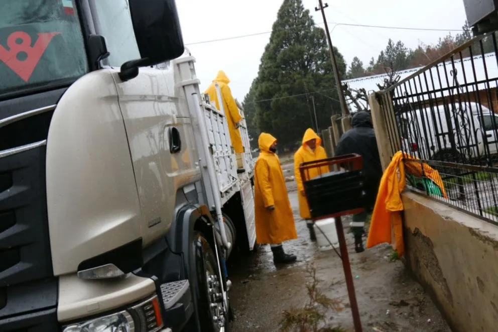 Defensa Civil recorre y asiste a localidades andinas tras el temporal