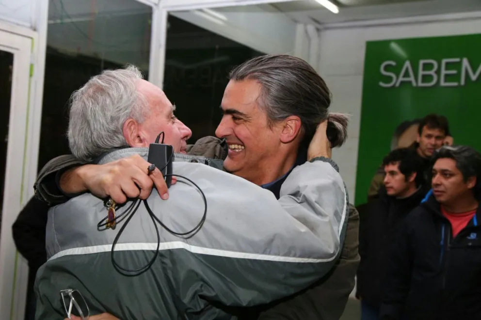 Festejos de dirigentes del Frente Grande