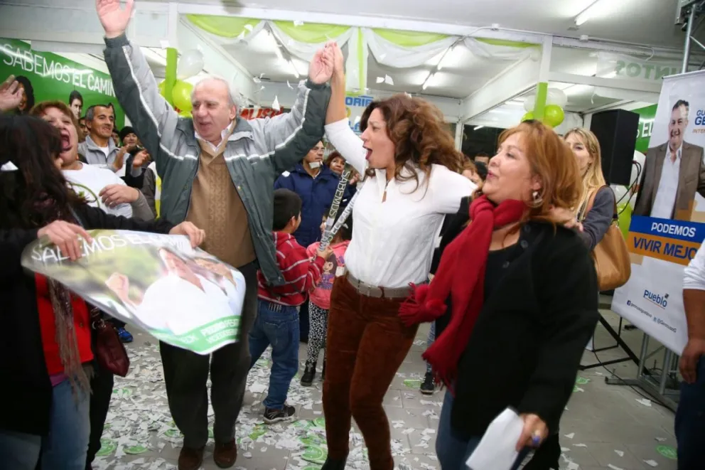 Alegría de Martín, Carreras y Contreras