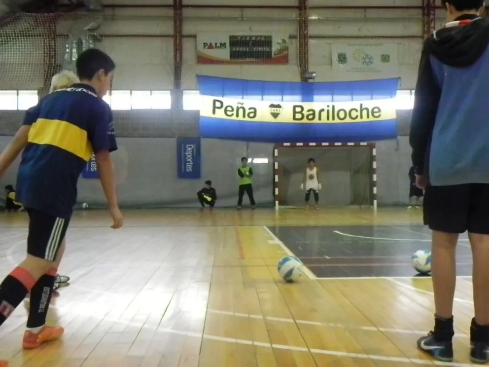 Unos 80 chicos disfrutaron de la actividad en el gimnasio Alberto Icare