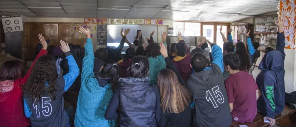 El programa busca fomentar el conocimiento democrático de los jóvenes