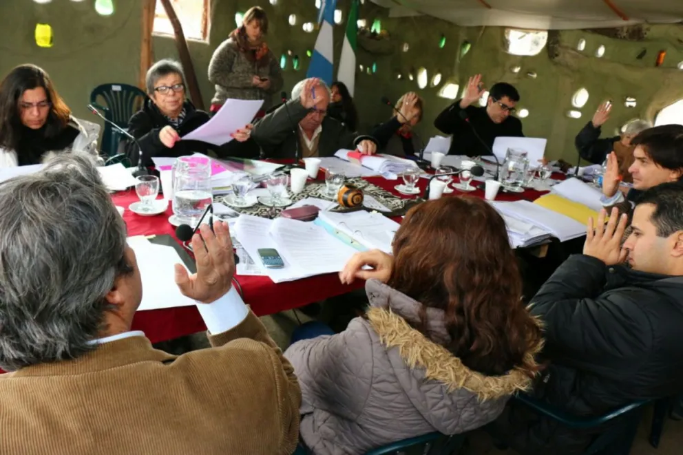 El Concejo Municipal de Bariloche pide la aprobación del proyecto para bajar precio de la nafta