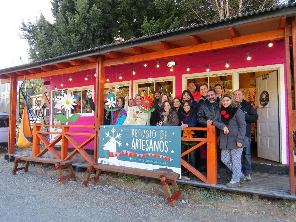 Emprendedores y autoridades municipales inauguraron local en Catedral