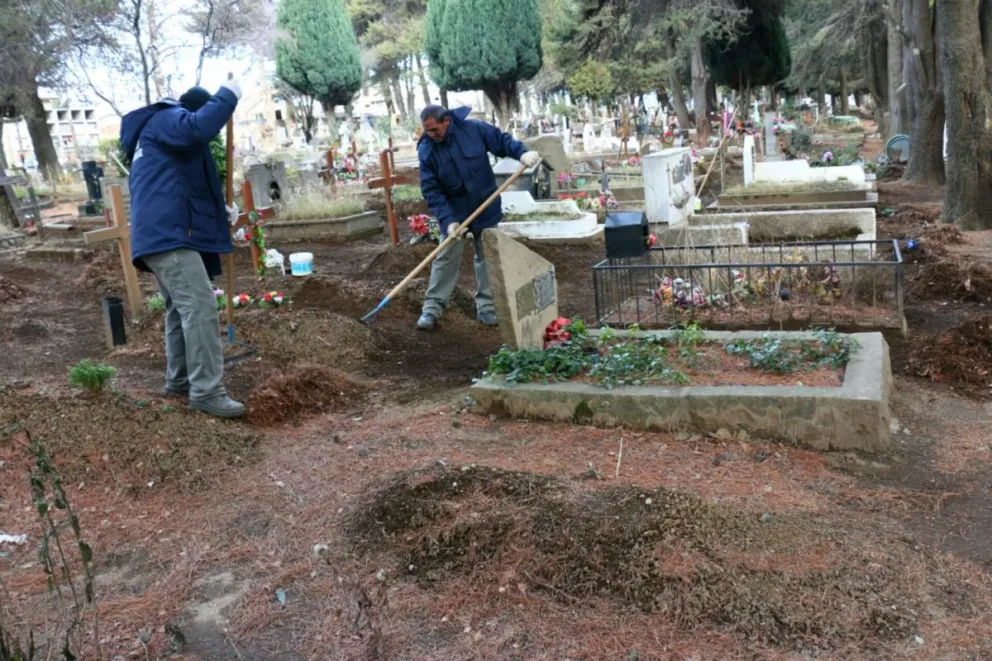 SOYEM insiste con el "colapso" del cementerio
