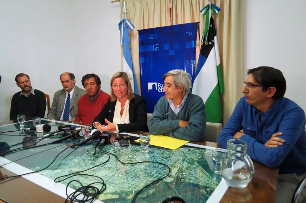 La municipalidad tomó el compromiso para que los créditos de 6 mil pesos puedan rendir en calidad y cantidad de productos.