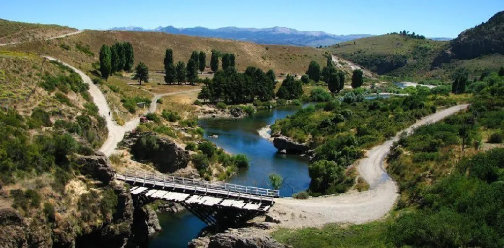 Los vecinos del paraje Ñirihuau Arriba utilizan el puente a diario.