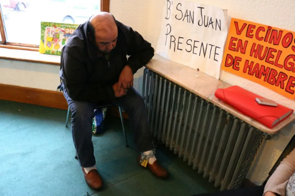 Vecinos permanecerán en huelga de hambre. 